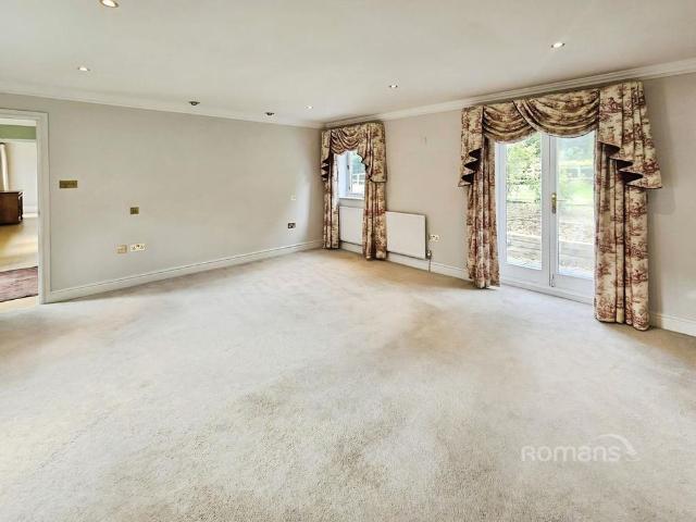 4 bedroom detached house to rent