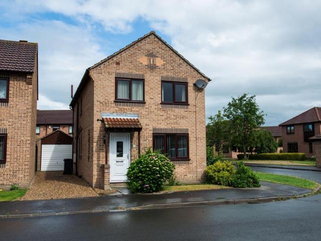 4 bedroom detached house to rent