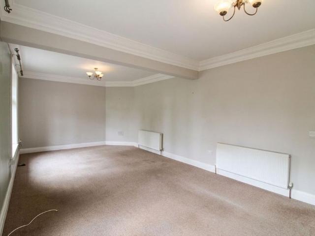 4 bedroom detached house to rent