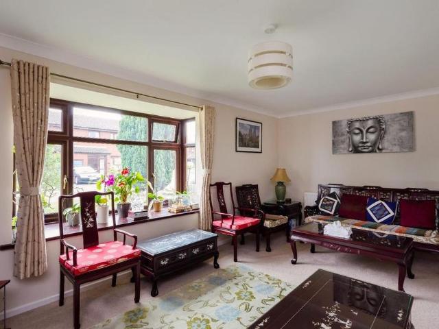 4 bedroom detached house to rent