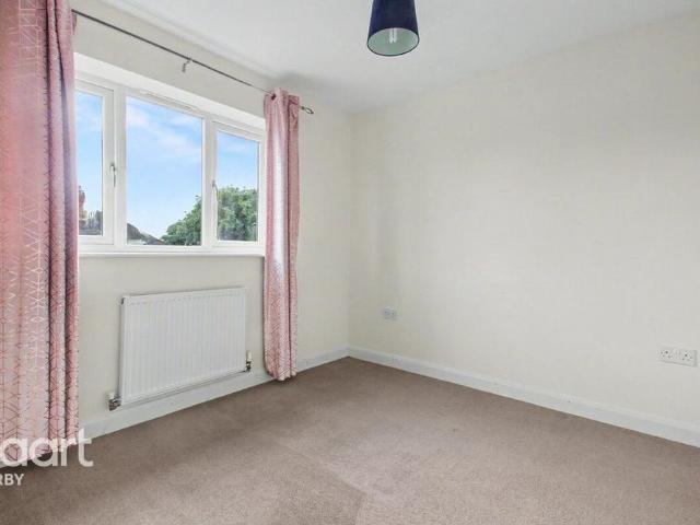 4 bedroom detached house to rent