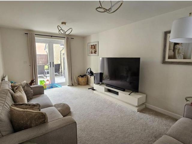 4 bedroom detached house to rent