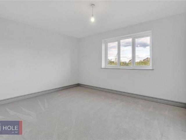 4 bedroom detached house to rent