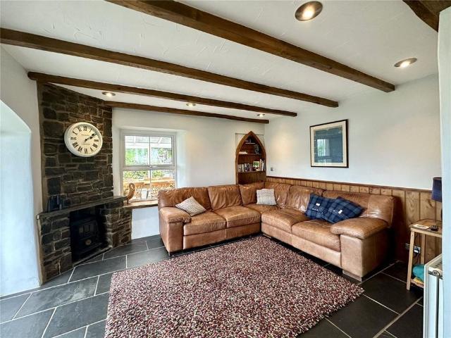4 bedroom detached house to rent