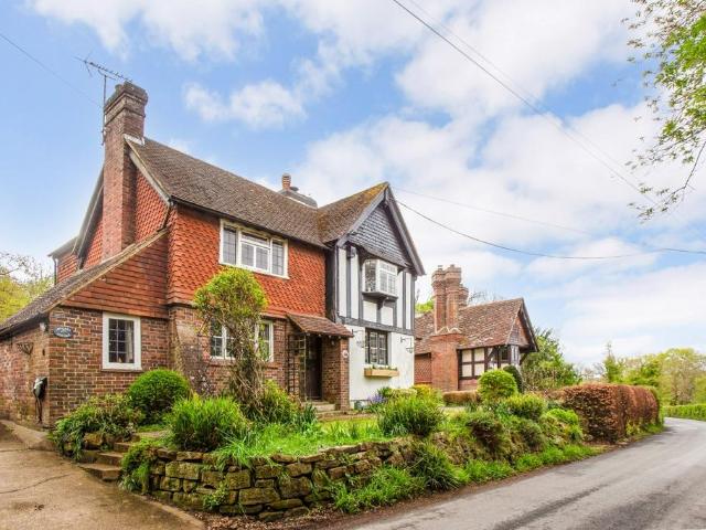 4 bedroom detached house to rent
