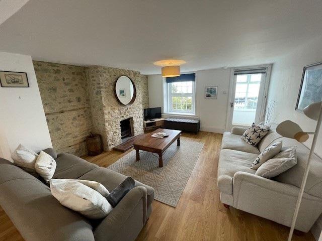 4 bedroom detached house to rent