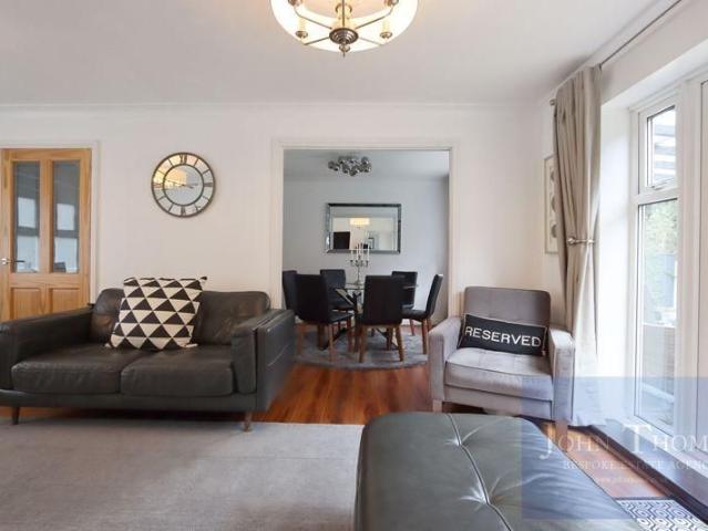 4 bedroom detached house to rent