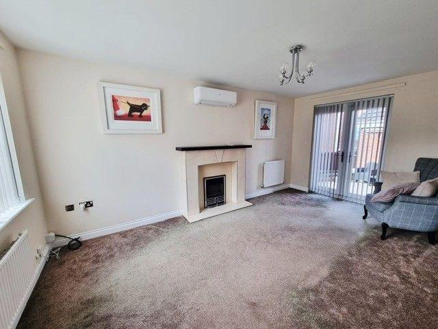 4 bedroom detached house to rent