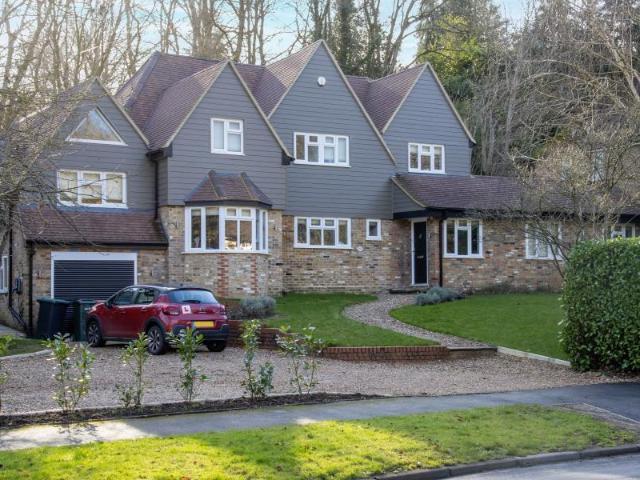 4 bedroom detached house to rent