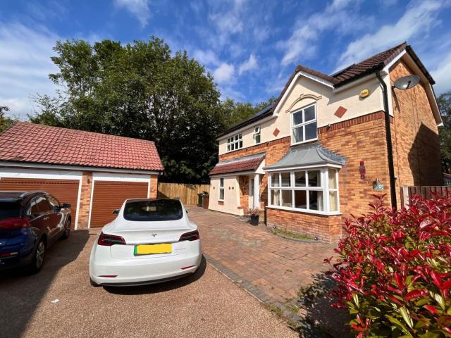 4 bedroom detached house to rent