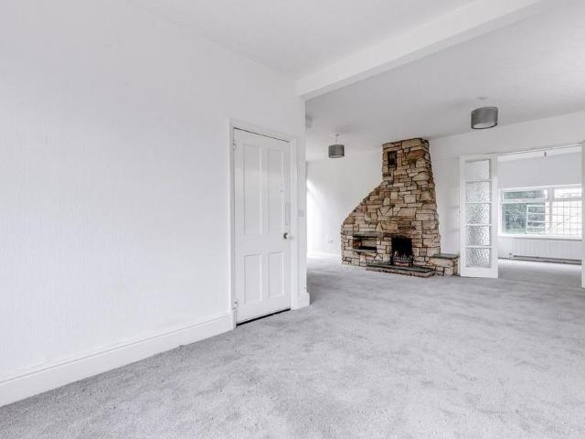 4 bedroom detached house to rent