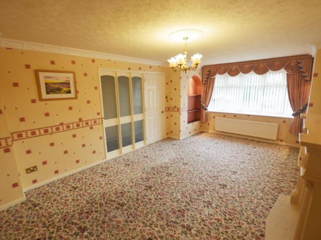 4 bedroom detached house to rent