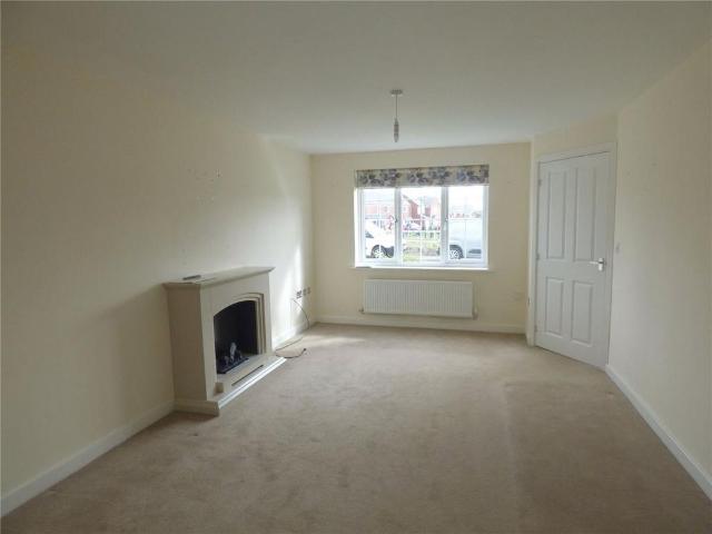 4 bedroom detached house to rent