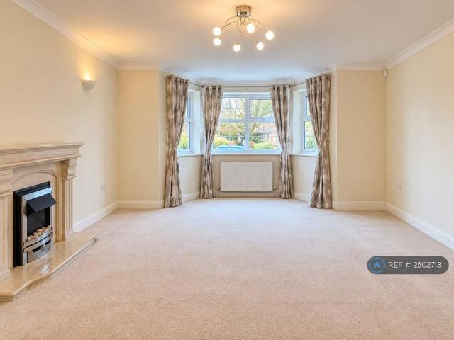 4 bedroom detached house to rent
