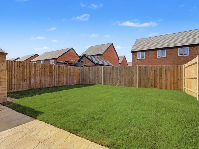 4 bedroom detached house to rent