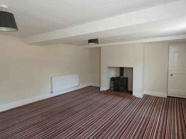 4 bedroom detached house to rent