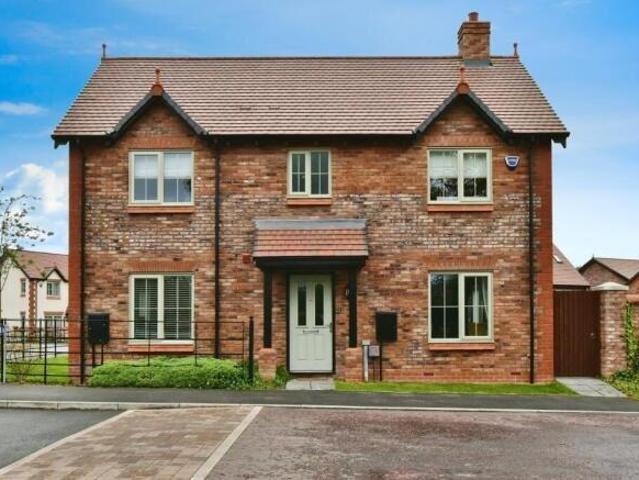 4 bedroom detached house to rent