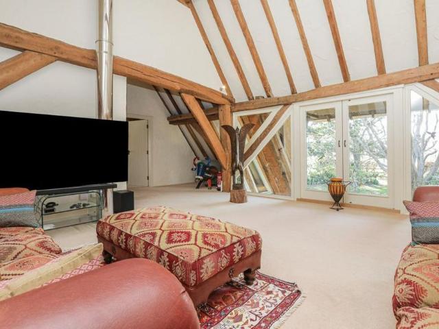 4 bedroom detached house to rent