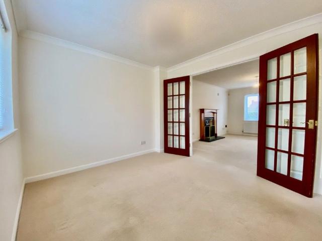 4 bedroom detached house to rent