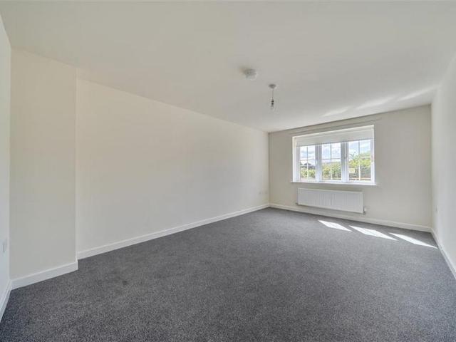 4 bedroom detached house to rent