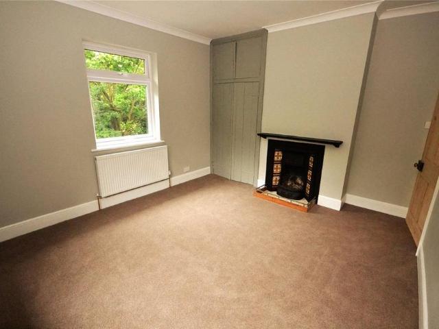4 bedroom detached house to rent