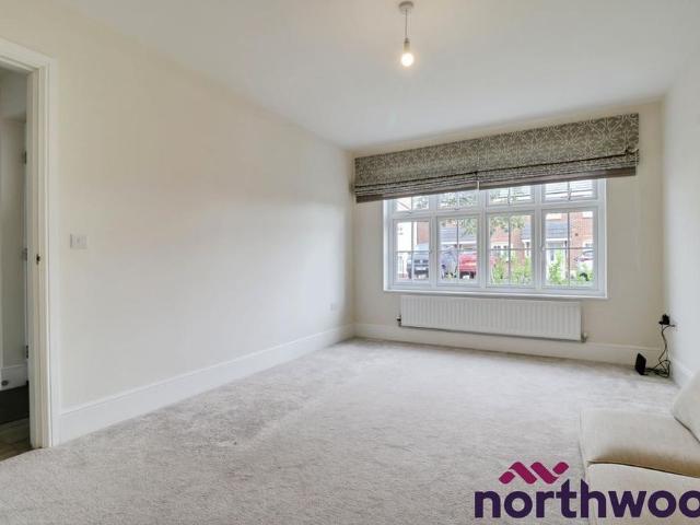 4 bedroom detached house to rent