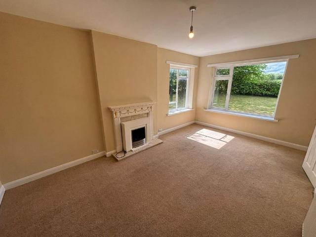 4 bedroom detached house to rent