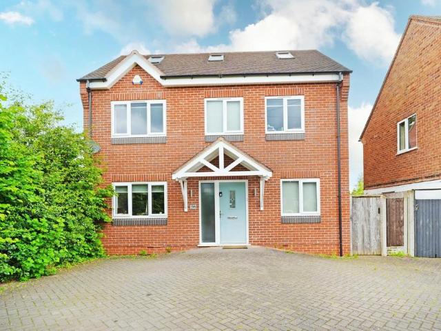 4 bedroom detached house to rent