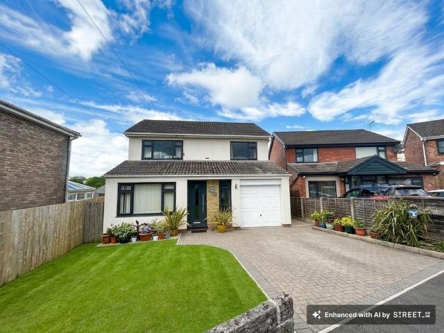 4 bedroom detached house to rent