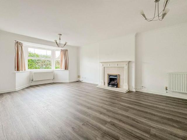 4 bedroom detached house to rent