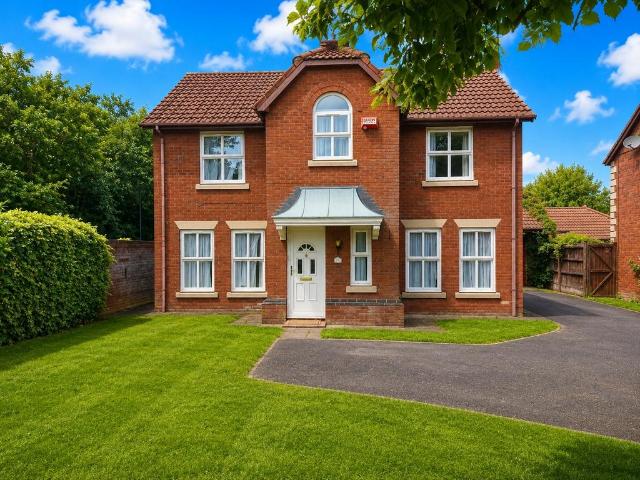 4 bedroom detached house to rent