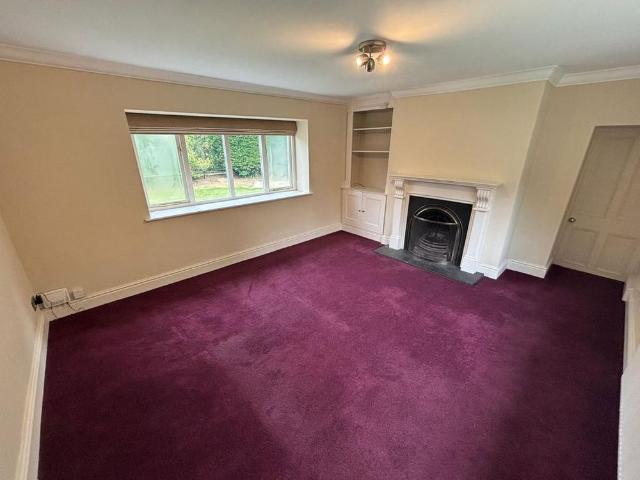 4 bedroom detached house to rent