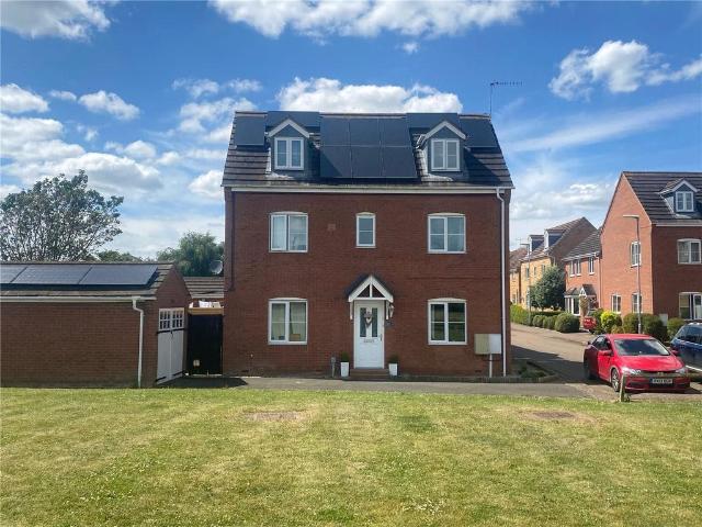 4 bedroom detached house to rent