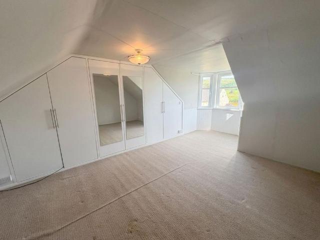 4 bedroom detached house to rent