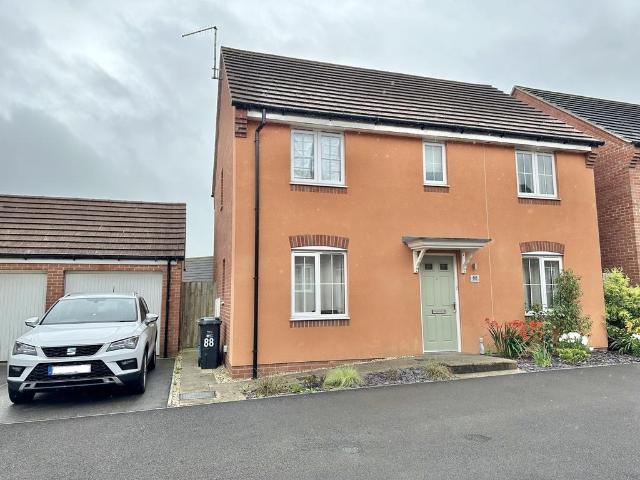 4 bedroom detached house to rent