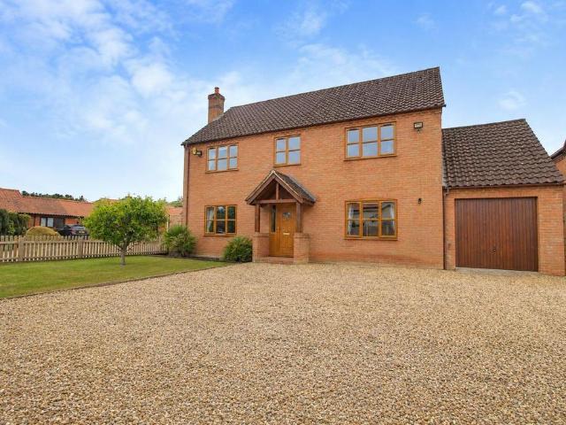 4 bedroom detached house to rent