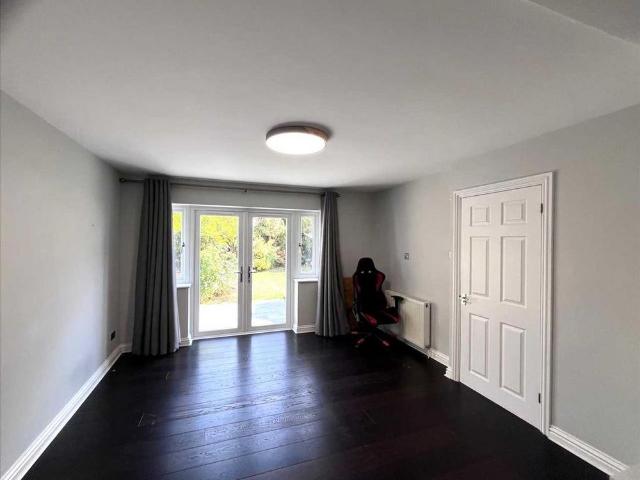 4 bedroom detached house to rent