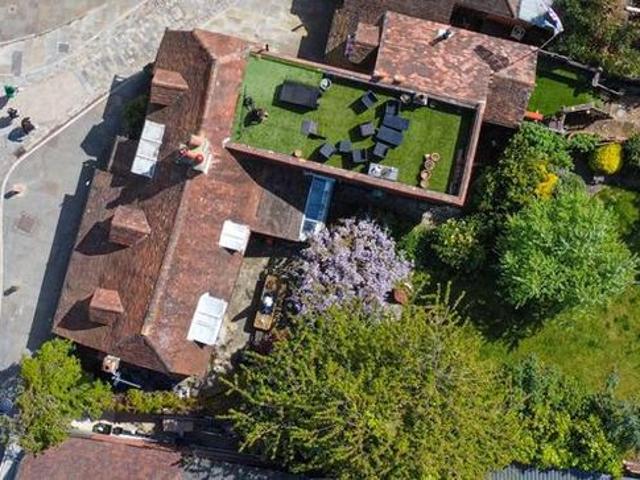 4 bedroom detached house to rent