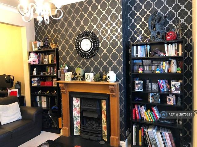 4 bedroom detached house to rent