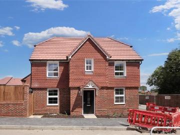 4 bedroom detached house to rent