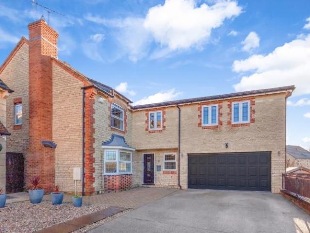 4 bedroom detached house to rent