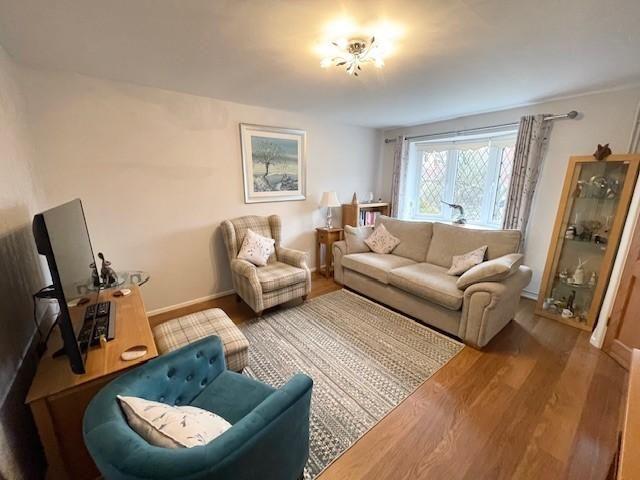 4 bedroom detached house to rent