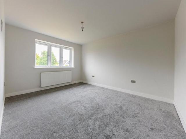 4 bedroom detached house to rent