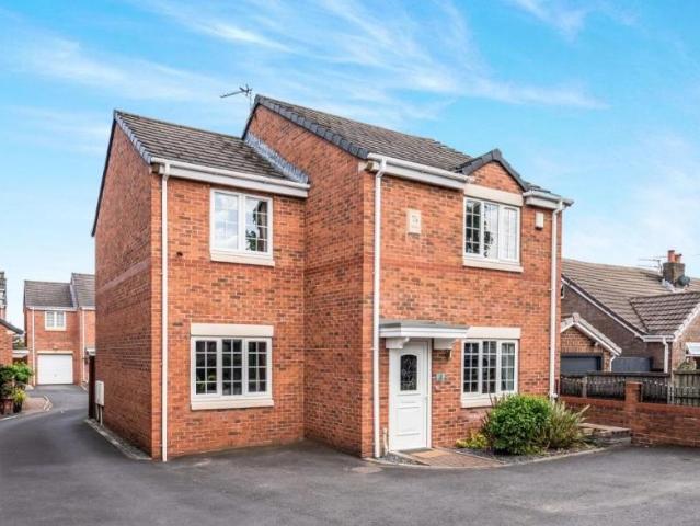 4 bedroom detached house to rent