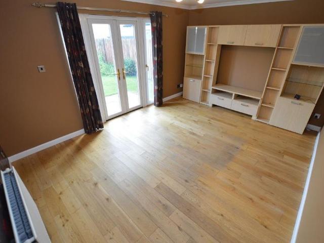 4 bedroom detached house to rent