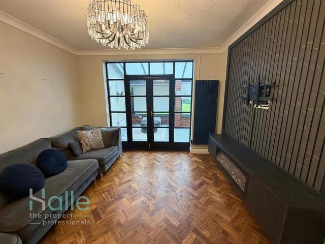 4 bedroom detached house to rent