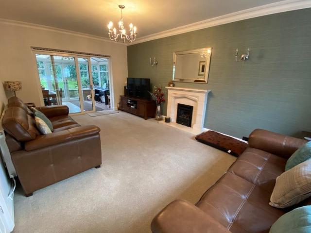 4 bedroom detached house to rent