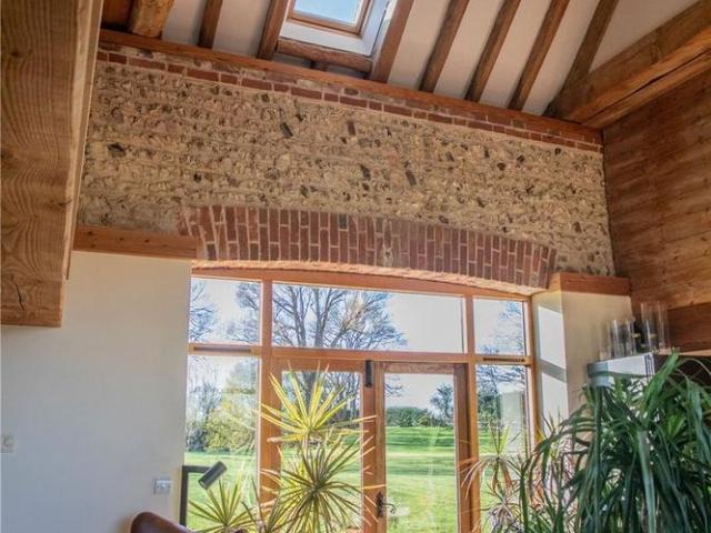 4 bedroom detached house to rent