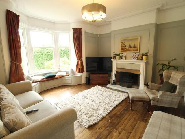 4 bedroom detached house to rent