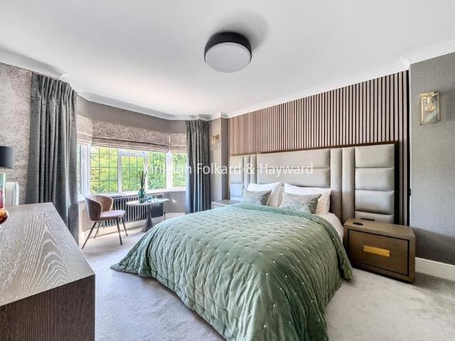 4 bedroom detached house to rent